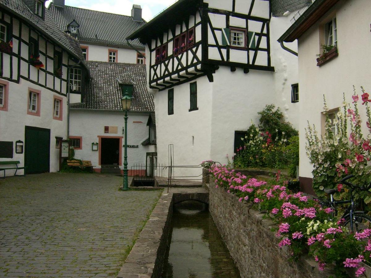 Gaestehaus Fries Blankenheim  Exteriör bild